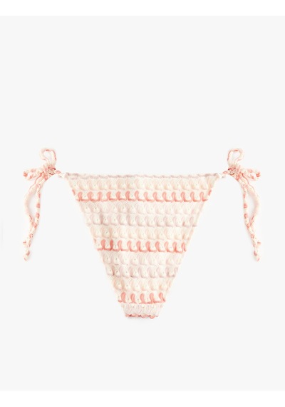 Koton Koton X Sibil Çetinkaya - Yanları Bağlamalı İpli Kroşe Bikini Altı Pembe Desenli 6sak00215mm Koton Koton X Sibil Çetinkaya - Yanları Bağlamalı İpli Kroşe Bikini Altı Pembe Desenli 6sak00215mm