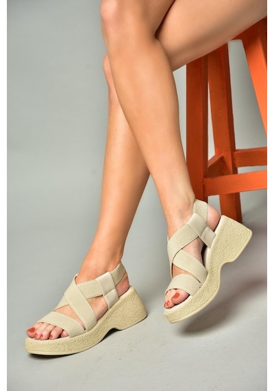 Fox Shoes S996048004 Bej Kumaş Kalın Tabanlı Kadın Sandalet Bej