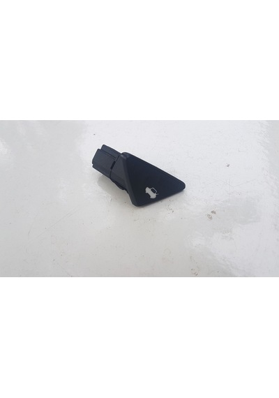 Ford Focus 1 1998-2005 Bagaj Açma Düğmesi/butonu Üçgen