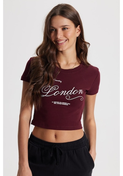 Tudors Kadın Slim Fit Dar Kesim %100 Pamuk Bisiklet Yaka Kısa Kollu Baskılı Bordo Crop Tişört-50533