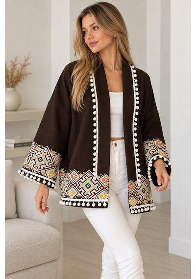 Lima Kahve Kadın Etnik Desenli Kimono Ceket Ponpon Detaylı Salaş Kesim Bohem Mevsimlik Ceket Lima Kahve Kadın Etnik Desenli Kimono Ceket Ponpon Detaylı Salaş Kesim Bohem Mevsimlik Ceket