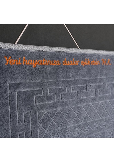 Tesbihane Kişiye Özel Nakış İşlemeli Hediyelik Seccade - Peluş Kumaş Gri