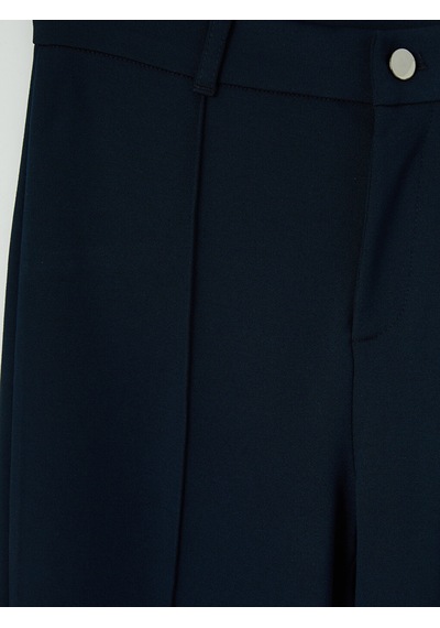 Lcwaıkıkı Classic Lacivert Dar Fit İspanyol Paça Kadın Pantolon