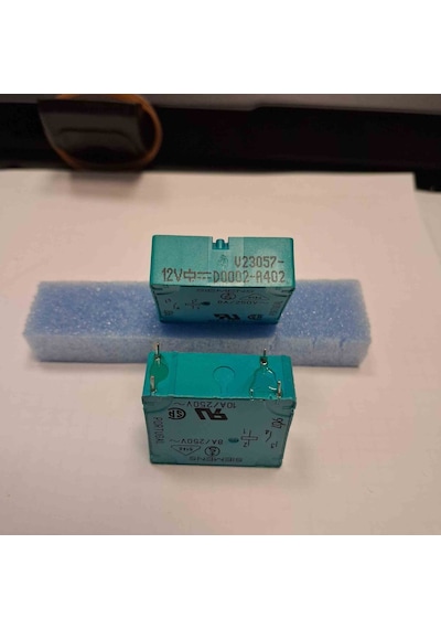V23057-d0002-a402 Röle 12v 10a 4pin