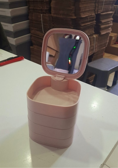 4 Katlı Aynalı Kare 360 Derece Dönebilen Takı Organizer Kutusu Pembe Plastik Pembe Tr Diğer