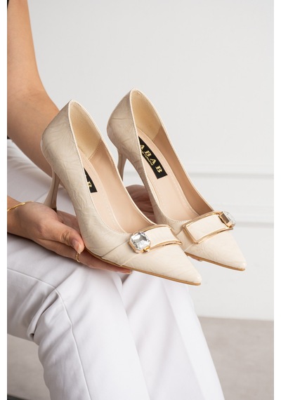 Dabab Shoes Sena Kadın Bej Kırışık Rugan Sivri Burun Taşlı Toka Detaylı 7 Cm İnce Topuklu Stiletto Ayakkabı Dabab Shoes Sena Kadın Bej Kırışık Rugan Sivri Burun Taşlı Toka Detaylı 7 Cm İnce Topuklu Stiletto Ayakkabı