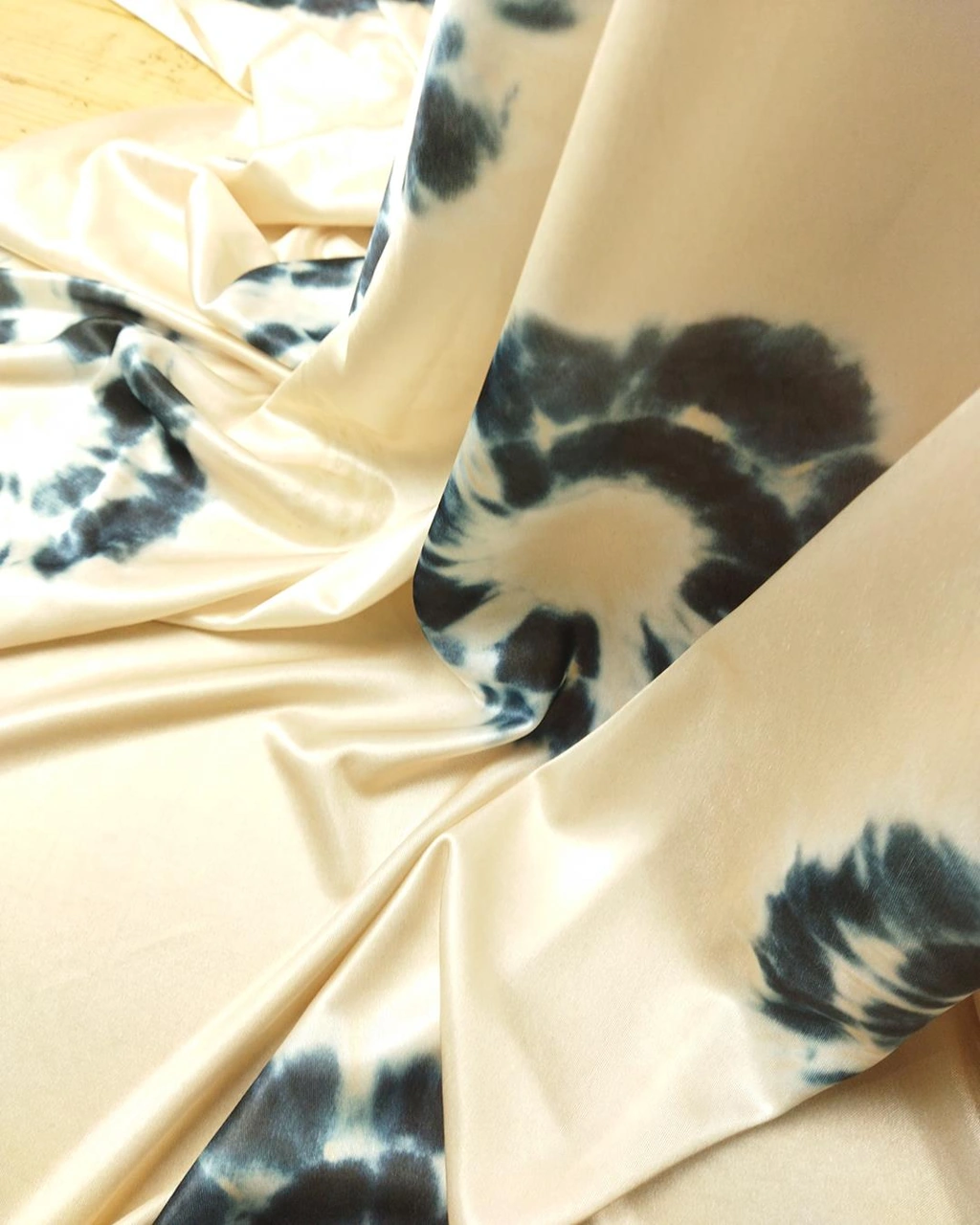 Batik Desen Jarse Bej Lacivert Petro Mavisi Renklerde En: 130 Cm-1283 Renkli