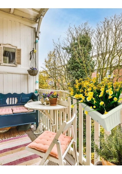 Yapay Çiçek Sarı Papatya Küpeşte Askılı Saksıda Balkon Çiçeği Çiçek Sepeti