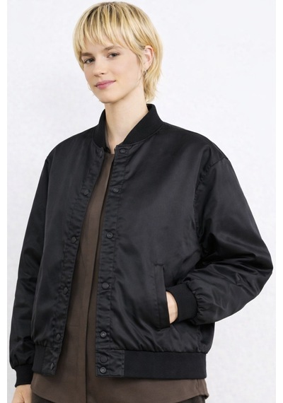 Nike Destroyer Woven Syntehic Fill Oversize Womens Jacket Sentetik Dolgulu Oversize Çıtçıtlı Kadın Ceket Siyah Siyah Nike Destroyer Woven Syntehic Fill Oversize Womens Jacket Sentetik Dolgulu Oversize Çıtçıtlı Kadın Ceket Siyah Siyah