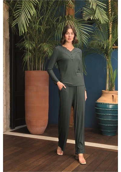 Lisinya Uzun Kollu Önü Düğmeli V Yaka Pijama Takımı Yeşil