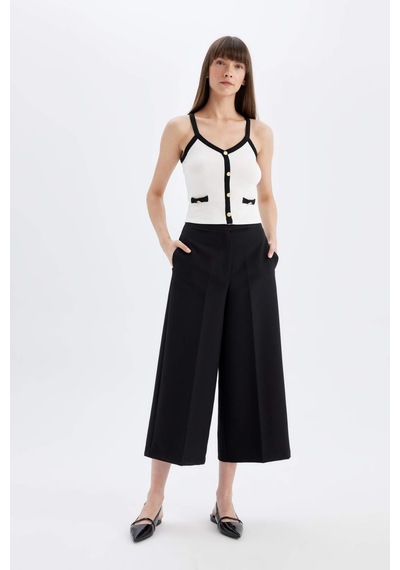DeFacto Slim Fit Dar Kesim V Yaka Fitilli Kaşkorse Askılı Atlet D5404AX24SMER105