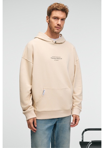 Grimelange CLAY Erkek %100 Pamuk Kapüşonlu Çıtçıtlı Baskılı Cebi Süs Etiketli Krem Sweatshirt
