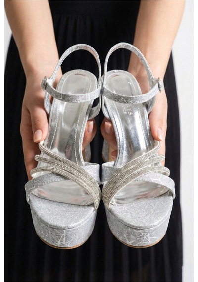 Giamgia Store Kadın Simli Taşlı Çapraz Bantlı Platform Kalın Topuklu Abiye Gelin Düğün Nişan Ayakkabısı-2137 Gümüş Giamgia Store Kadın Simli Taşlı Çapraz Bantlı Platform Kalın Topuklu Abiye Gelin Düğün Nişan Ayakkabısı-2137 Gümüş
