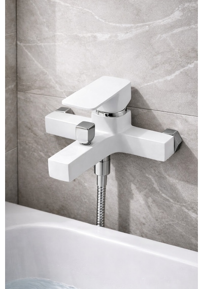 Beyaz Krom Kare Banyo Bataryası Şık Tasarım Diğer