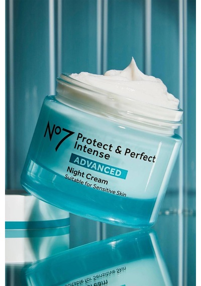 No7 Protect & Perfect Kokusuz Yoğun Gece Kremi 50 ML