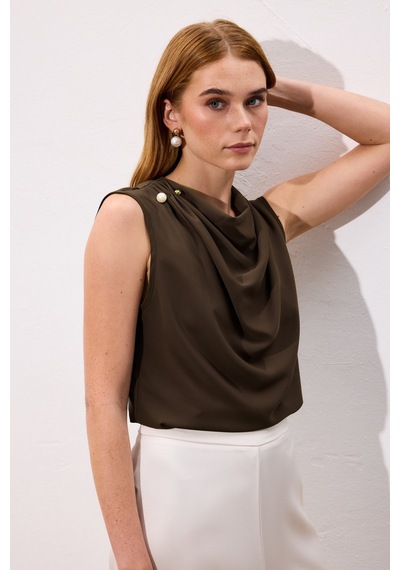 Sateen İnci Broşlu Degaje Bluz - Kahve-136737 kahve