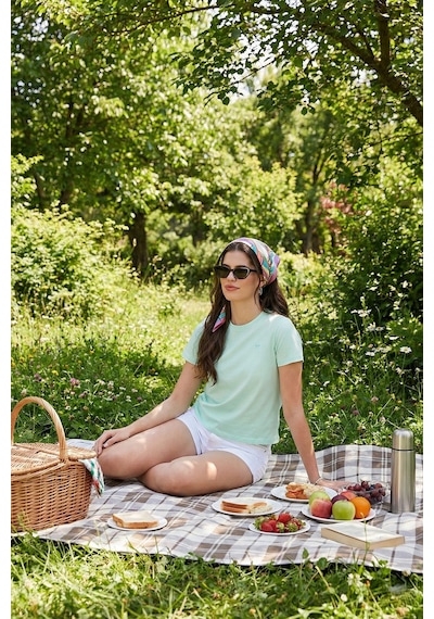 Lela Pamuklu Slim Fit Bisiklet Yaka Minimal Işleme Detaylı Bayan T Shirt 5866398 Mint Lela Pamuklu Slim Fit Bisiklet Yaka Minimal Işleme Detaylı Bayan T Shirt 5866398 Mint