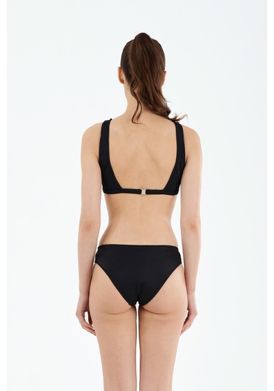 Louren Kadın Siyah Dokulu Simli Detaylı Çıkarılabilir İnce Kaplı Uzun Üçgren Bikini Takımı Siyah Louren Kadın Siyah Dokulu Simli Detaylı Çıkarılabilir İnce Kaplı Uzun Üçgren Bikini Takımı Siyah