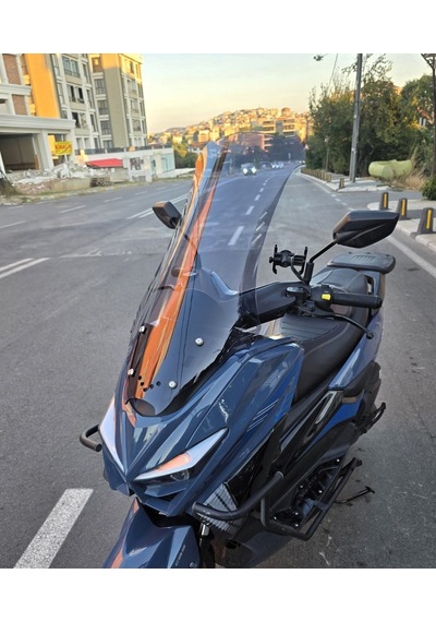 Motocam Küba Newcity 50 Ön Cam 2023-2026 Model 75cm Füme Renkli 4mm Uzun