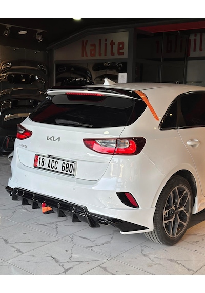 Kia Ceed 2021... Spoiler--fibersan Tuning
