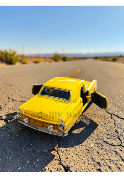 Nostaljik Sarı 1955 Ford Thunderbird 1/32 Ölçek Metal Çek Bırak Araba Kapılar Açılır Çok Renkli