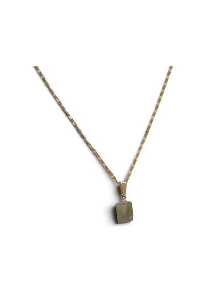 Doğal Yeşil Turmalin Taşlı Doğal Kütle Kesim Gold Kulp Detaylı Çelik Zincirli Kolye