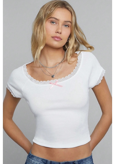 Fantezia Night Kadın Beyaz Göğsü Ve Kolları Dantelli Fiyonklu Kısa Kol Crop Top Bluz