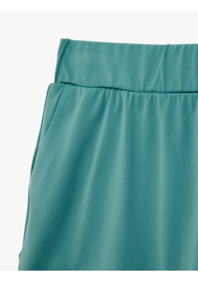 Koton Yüksek Bel Slim Fit Cep Detaylı Mini Spor Şort Etek Yeşil 6sak40069nk