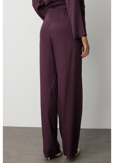 Mizalle Pilise Detaylı Bordo Saten Dökümlü Pantolon Bordo