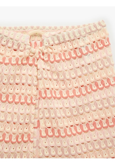Koton Koton X Sibil Çetinkaya - Aksesuarlı A Kesim Yırtmaçlı Kroşe Pareo Mini Etek Pembe Desenli 6sak70036mk