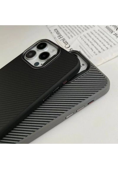 Goocamp Apple Uyumlu iPhone 14 Pro Max Kılıf Magsafe Şarj Özellikli Karbon Fiber Görünümlü Troy K Siyah