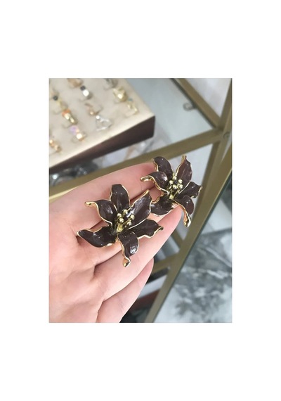 Tasarım Çiçek Model Küpe Kahverengi