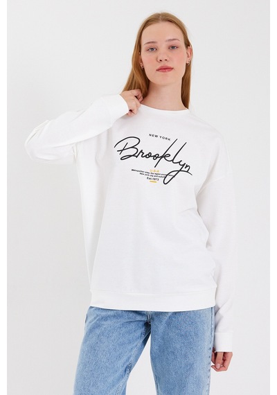 SPR23SWK331 Bisiklet Yaka Ön El Yazılı Brooklyn Sweat