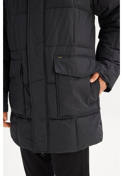 Lee Regular Fit Normal Kesim Kapüşonlu Kapitone Desenli Cepli Mont Siyah