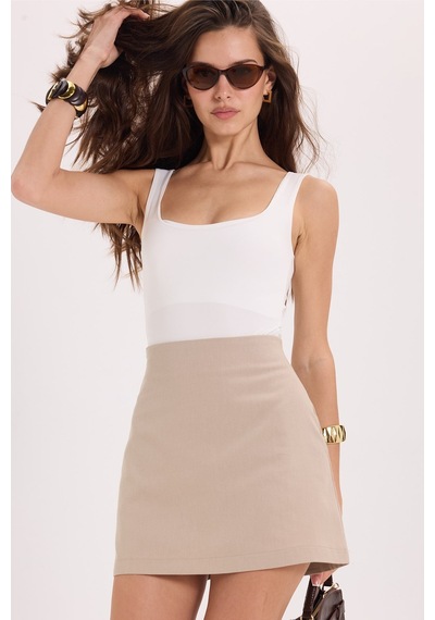 Tudors Kadın Slim Fit Dar Kesim Askılı Kare Yaka Sırtı Açık Sandy Kumaş Çıtçıtlı Beyaz Body-51245