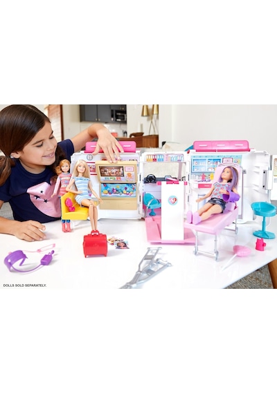 Barbie'nin Ambulansı Oyun Seti FRM19