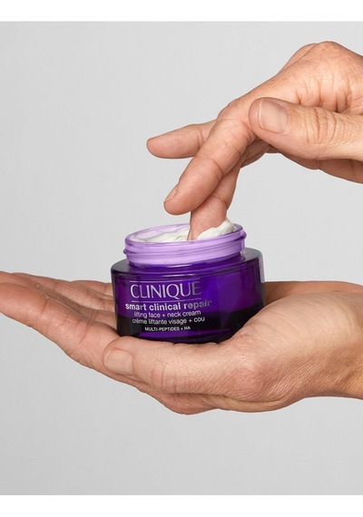 Clinique İnce Çizgi Ve Kırışıklıkları İçin Lifting Etkili Yüz Ve Boyun Nemlendirici Smart Clinical Krem 75ml