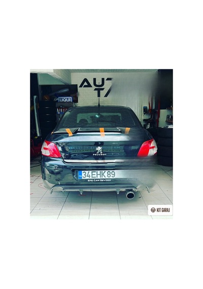 Peugeot 301 2012-2023 Parlak Siyah Ön Ek Plastik Boyalı