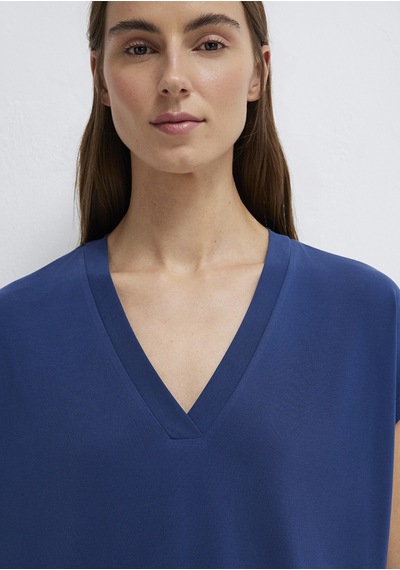 Mavi - Lux Touch Tencel V Yaka Lacivert Modal Tişört 1612250-70491 Lacivert
