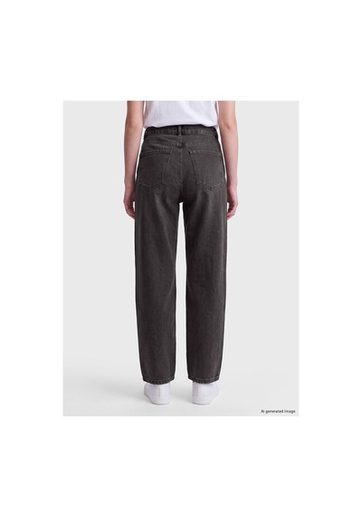 LC Waikiki Alıta Cıty Farkıyla Lcw Jeans Siyah Denim Düz Balloon Fit Yüksek Bel Daralan Paça Kadın Jean Pantolo Siyah - 925400063 Siyah LC Waikiki Alıta Cıty Farkıyla Lcw Jeans Siyah Denim Düz Balloon Fit Yüksek Bel Daralan Paça Kadın Jean Pantolo Siyah - 925400063 Siyah