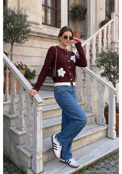 Lela Premium Tül Çiçek Detaylı Regular Fit Bisiklet Yaka Düğmeli Triko Bayan Hırka 680Hi002421 Bordo