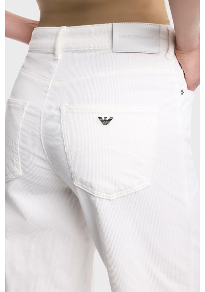Emporio Armani Pamuklu Düğme Ve Fermuarlı Düz Paça Jeans Kadın Kot Pantolon Ew003498 Af17028 U0006 Beyaz Emporio Armani Pamuklu Düğme Ve Fermuarlı Düz Paça Jeans Kadın Kot Pantolon Ew003498 Af17028 U0006 Beyaz