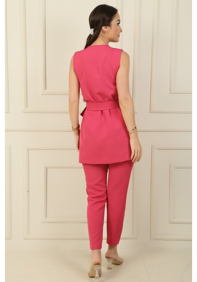 By Saygı 6 Düğmeli Sahte Cepli Kuşaklı Yelek Beli Lastikli Dar Paça Pantolon 2'li Takım Fuşya By Saygı 6 Düğmeli Sahte Cepli Kuşaklı Yelek Beli Lastikli Dar Paça Pantolon 2'li Takım Fuşya