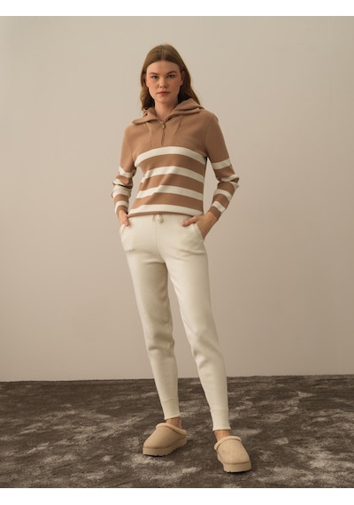 Kırık Beyaz Formunu Koruyan Regular Fit Pantolon 850921