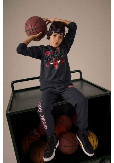 Defacto Erkek Çocuk Nba Chicago Bulls Kapüşonlu Sweatshirt F4086a825auar31 Antrasit Defacto Erkek Çocuk Nba Chicago Bulls Kapüşonlu Sweatshirt F4086a825auar31 Antrasit