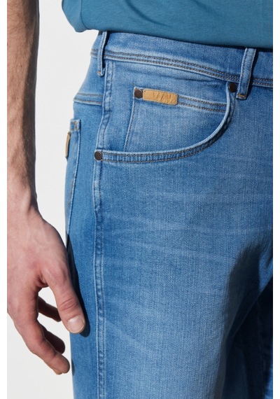 Wrangler Regular Fit Normal Kesim Normal Bel Açık Mavi Esnek Jean Kot Şort W11CAG42E Mavi