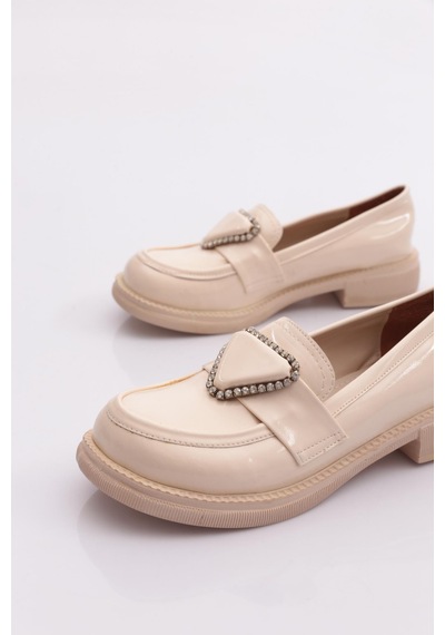 Dgn 5112-424 Üçgen Taş Detayli Kadin Loafer Ayakkabi Ten Rugan