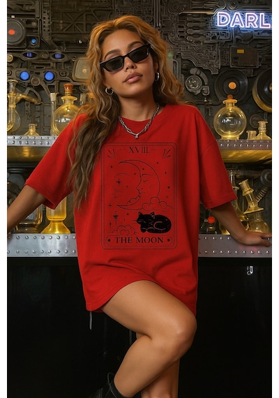 The Moon Baskılı Oversize Unisex Tişört Kirmizi