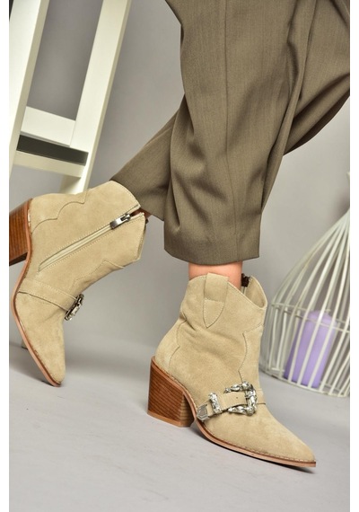Fox Shoes T380395002 Bej Süet Taş Detaylı Kadın Bot Bej-süet Bej