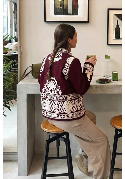 Femelle Kadın Bordo Dik Yaka Püsküllü Nakış İşlemeli Kaşe Ceket